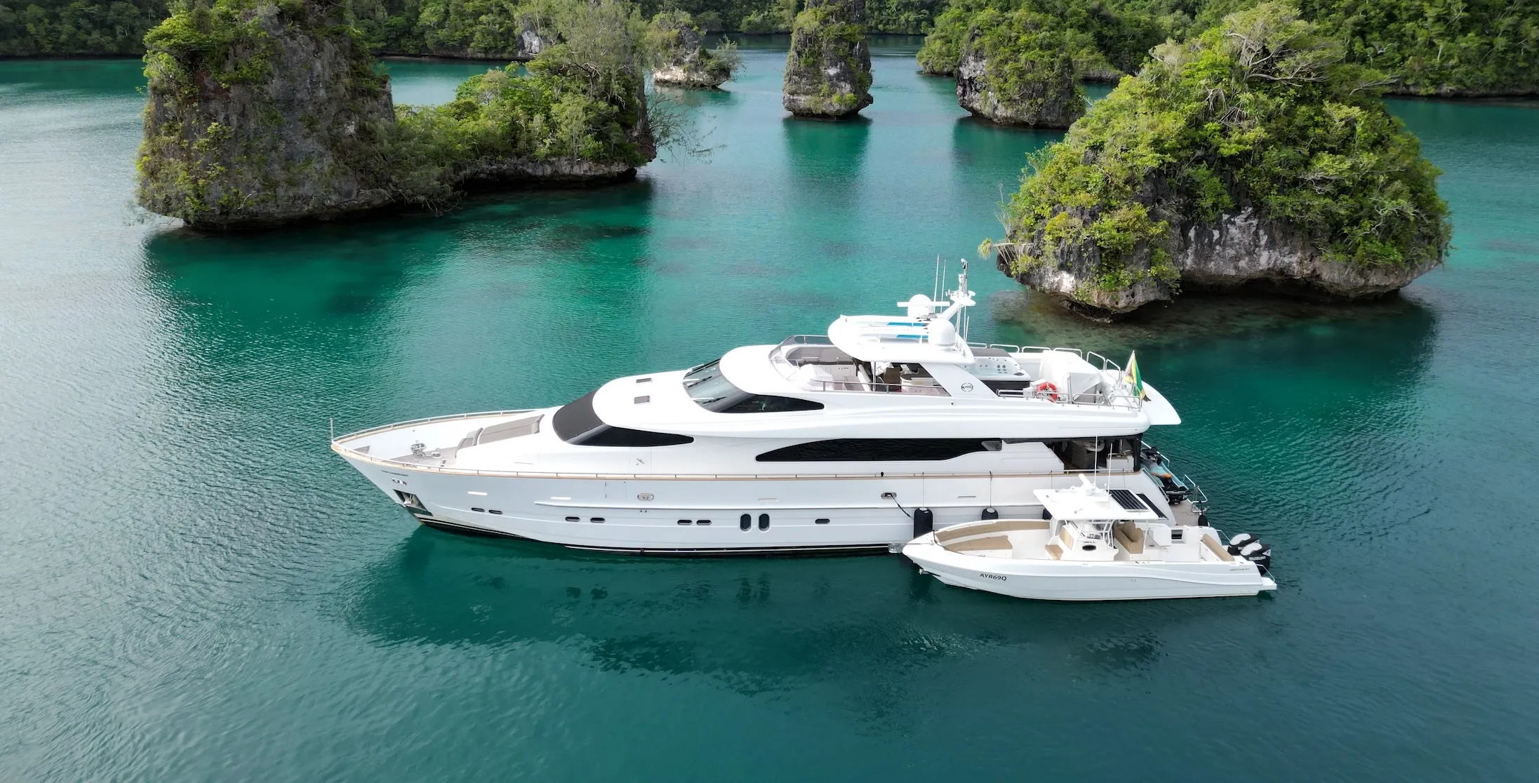 Charter the Triple 888 Eight Yacht | 37South